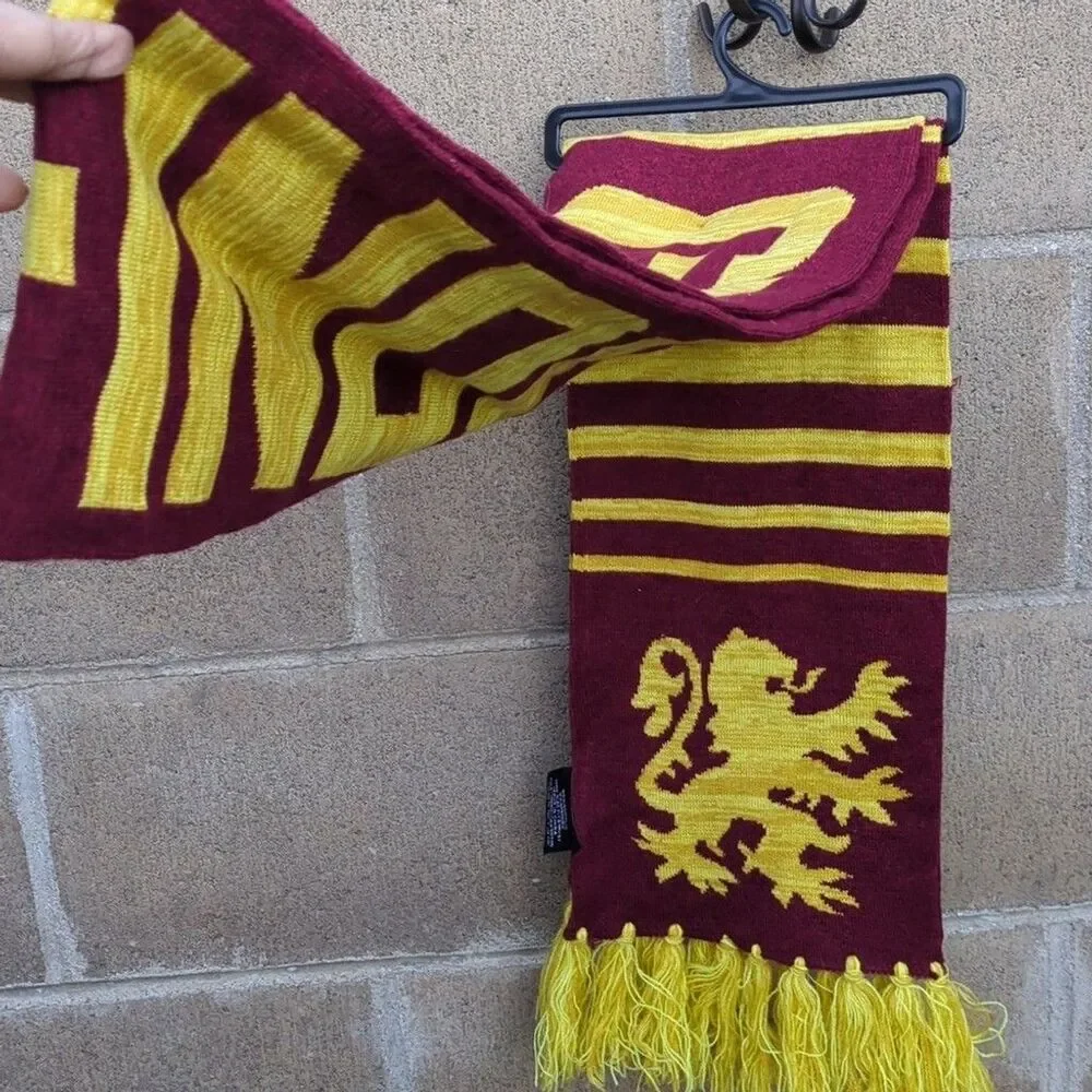 House Gryffindor - Harry Potter Winter Jacquard Banner Scarf. Unisex